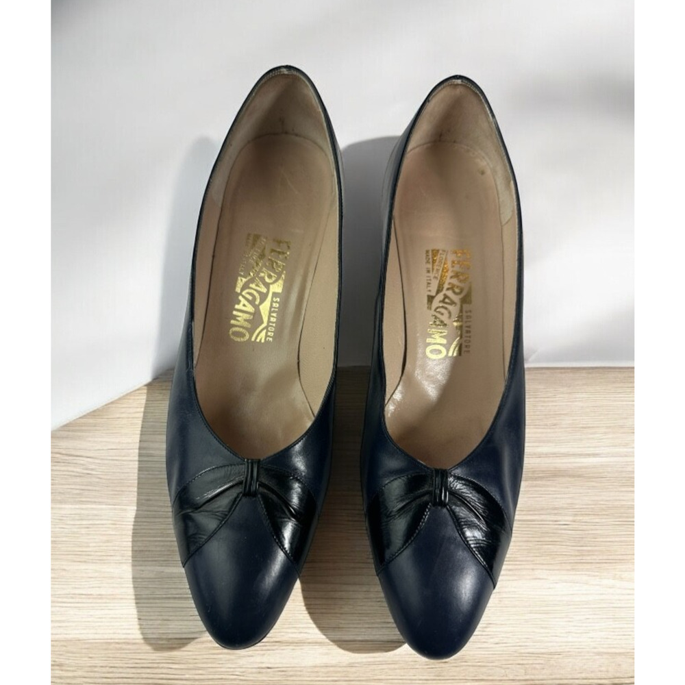 Salvatore Ferragamo Heels Black & Blue Pumps Leather Round Toe Shoe Size 9B 9 - Picture 1 of 16